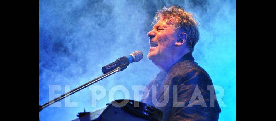 Miguel Mateos entregÃ³ un recital de alto contenido para Laprida 