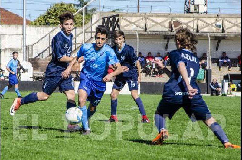 Azul y OlavarrÃ­a volvieron a empatar en este caso en el estadio de Alumni 