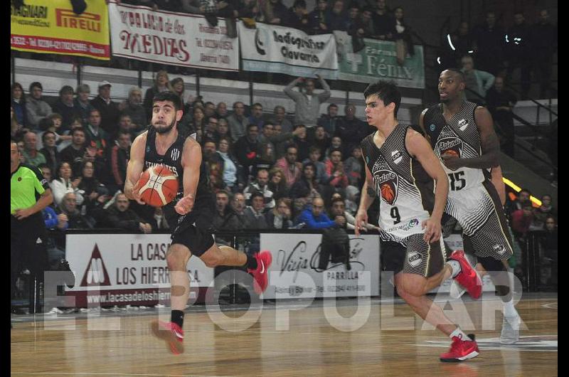 Estudiantes debuta en casa