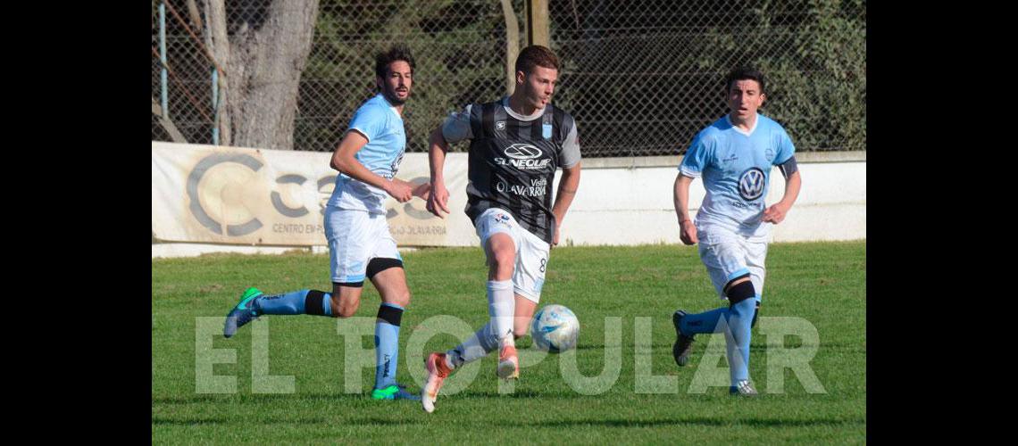 Juani Barbieri hizo dos goles en Loma Negra Foto- Marcelo Kehler