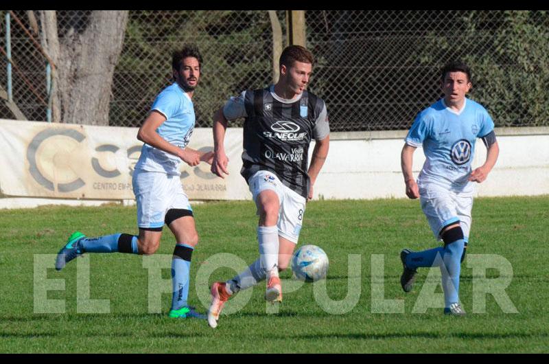 Juani Barbieri hizo dos goles en Loma Negra Foto- Marcelo Kehler