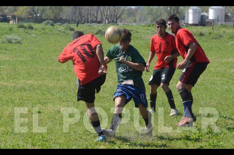 En dos diacuteas se juega la tercera