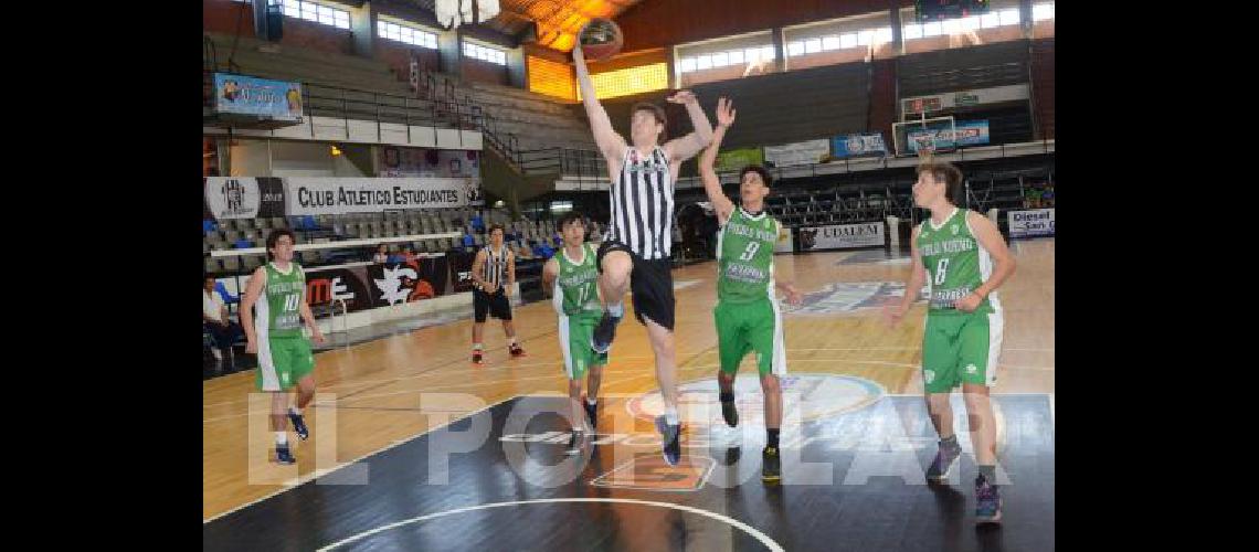 Estudiantes Negro recibiÃ³ ayer en el Maxigimnasio a Pueblo Nuevo 