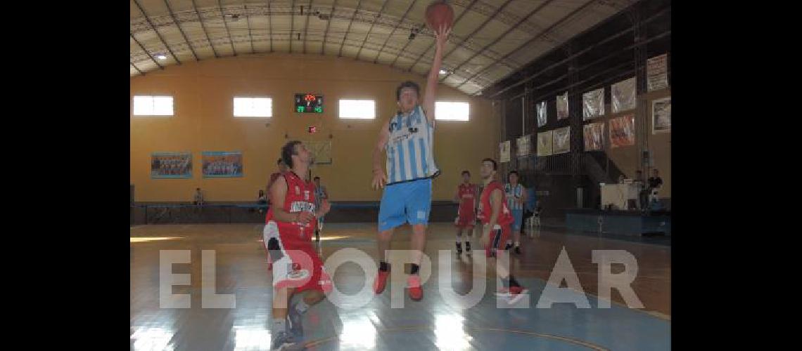 Racing de La Madrid recibiÃ³ a Independiente de Tandil por una nueva fecha del torneo de la ABO 