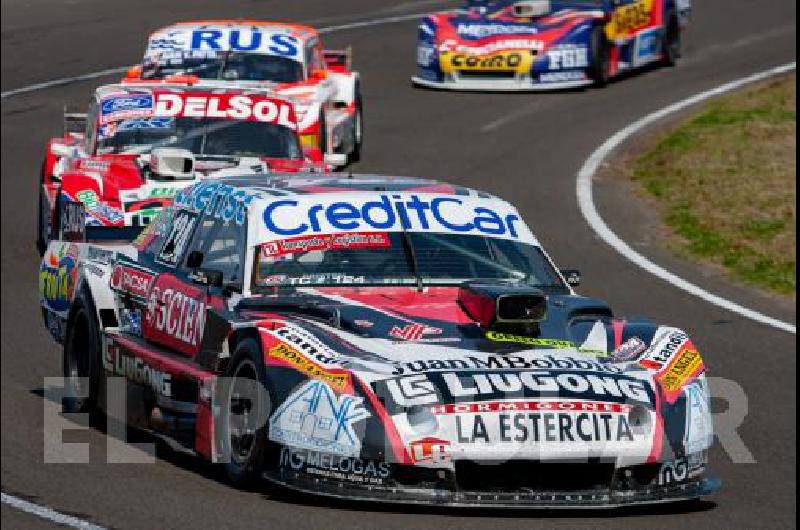 La Dodge NÂº 124 que conduce NicolÃ�s Pezzucchi estarÃ� el domingo 28 en la fecha de TC en OlavarrÃ­a  Foto FabiÃ�n LujÃ�n 