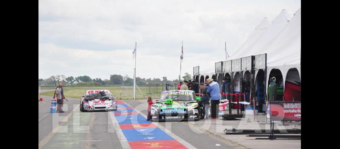 Los equipos buscaron su lugar en cada box 