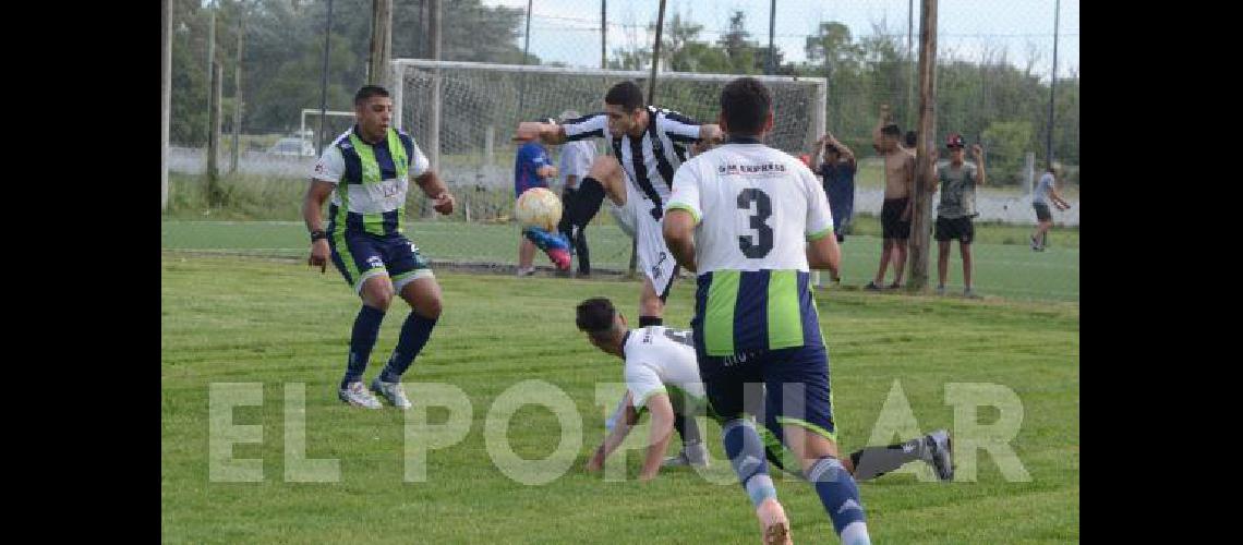 Luciano Rojas marcÃ³ tres en la victoria de Estudiantes ante Embajadores 