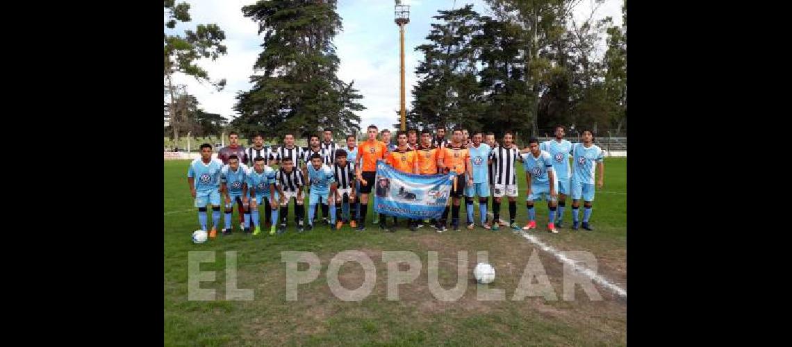 Jugadores y Ãrbitros se unieron para el homenaje a los submarinistas 