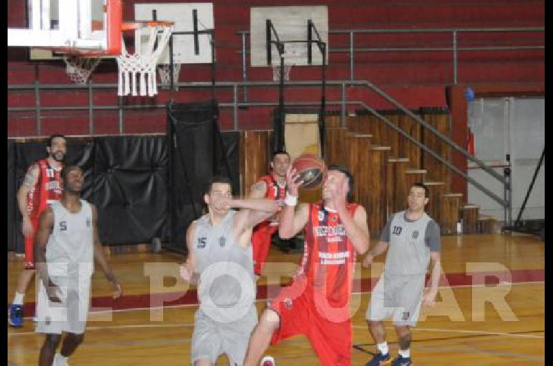 Otro duelo entre Independiente de Tandil (primero de la fase regular) y Estudiantes (tercero) 