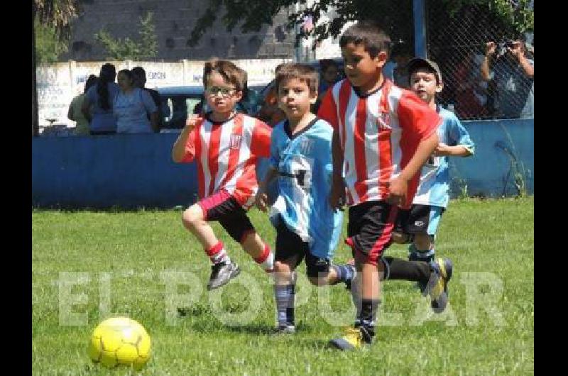 Ayer se llevÃ³ a cabo el encuentro de escuelitas de fÃºtbol en Barracas 