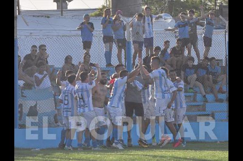 Ferro Carril Sud festeja ante su gente Otra vez dio vuelta una serie y sigue en carrera en el certamen 