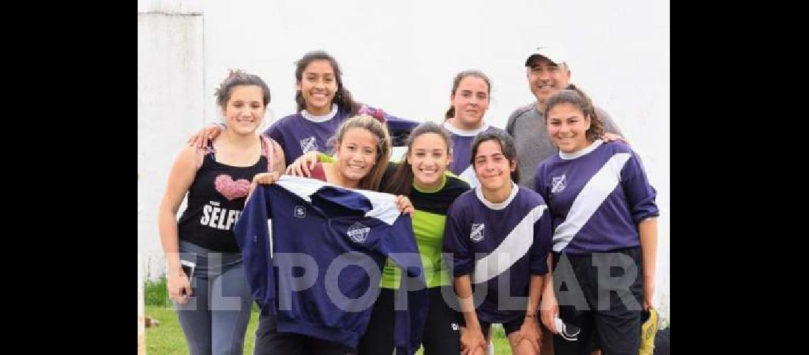 El torneo de fÃºtbol femenino se juega en dos categorÃ­as 