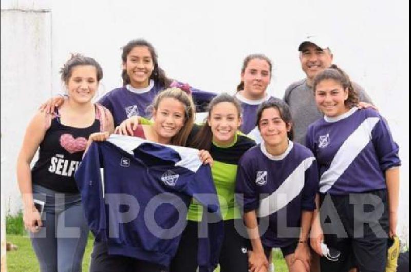 El torneo de fÃºtbol femenino se juega en dos categorÃ­as 