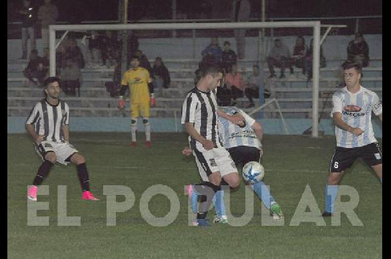 Ferro Carril Sud ganÃ³ como local ErrÃ³ mucho pero lo definiÃ³ en los Ãºltimos minutos 