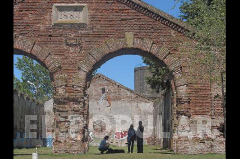 Un grupo de entusiastas de la fotografÃ­a recorriÃ³ La Madrid y la zona 