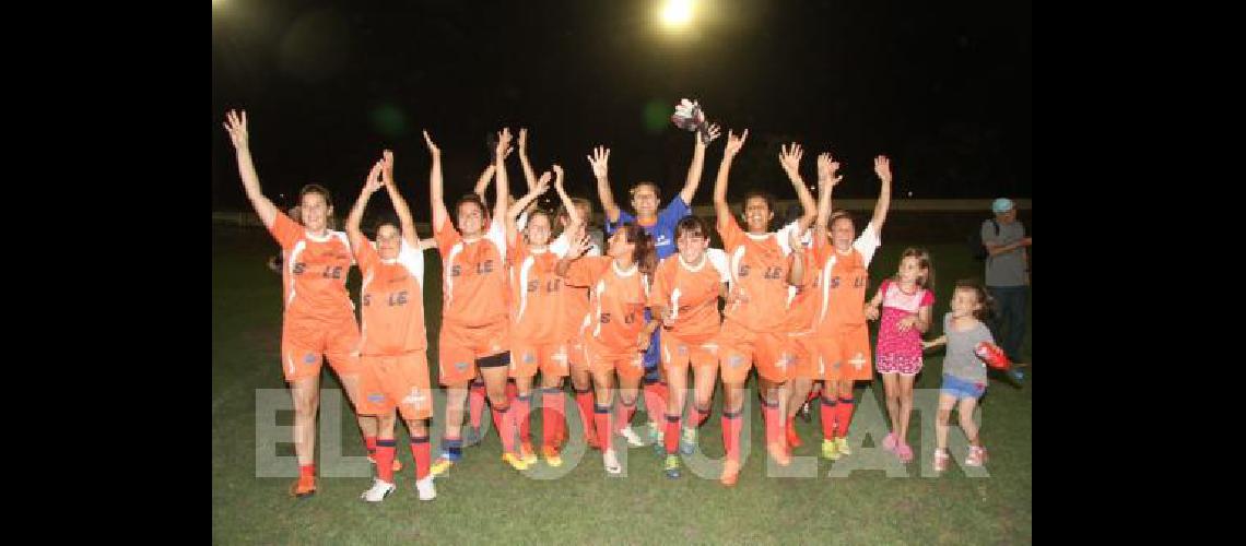 Ferroviario de Hinojo derrotÃ³ en la finalÃ­sima al CEF NÂº 44 y se coronÃ³ campeÃ³n olavarriense 2018 del fÃºtbol femenino 