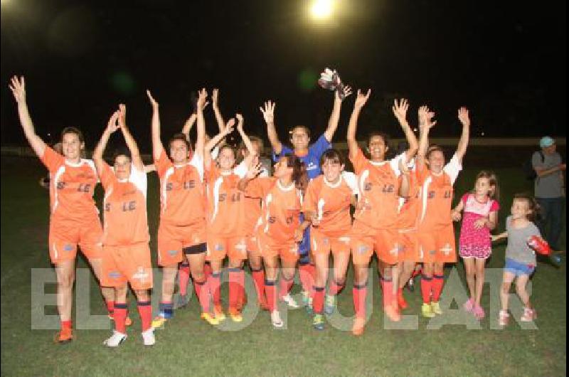 Ferroviario de Hinojo derrotÃ³ en la finalÃ­sima al CEF NÂº 44 y se coronÃ³ campeÃ³n olavarriense 2018 del fÃºtbol femenino 