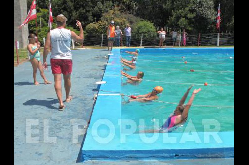 MÃ�s de un centenar de nadadores de las colonias de La Madrid participaron del 19Â° del Club de NiÃ±os 