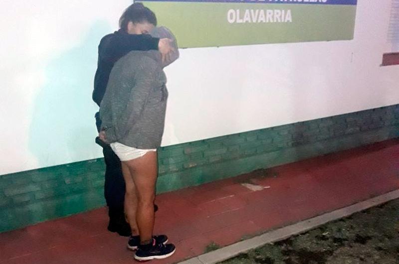 Una joven con prisioacuten domiciliaria agredioacute a su hermana y se autolesionoacute