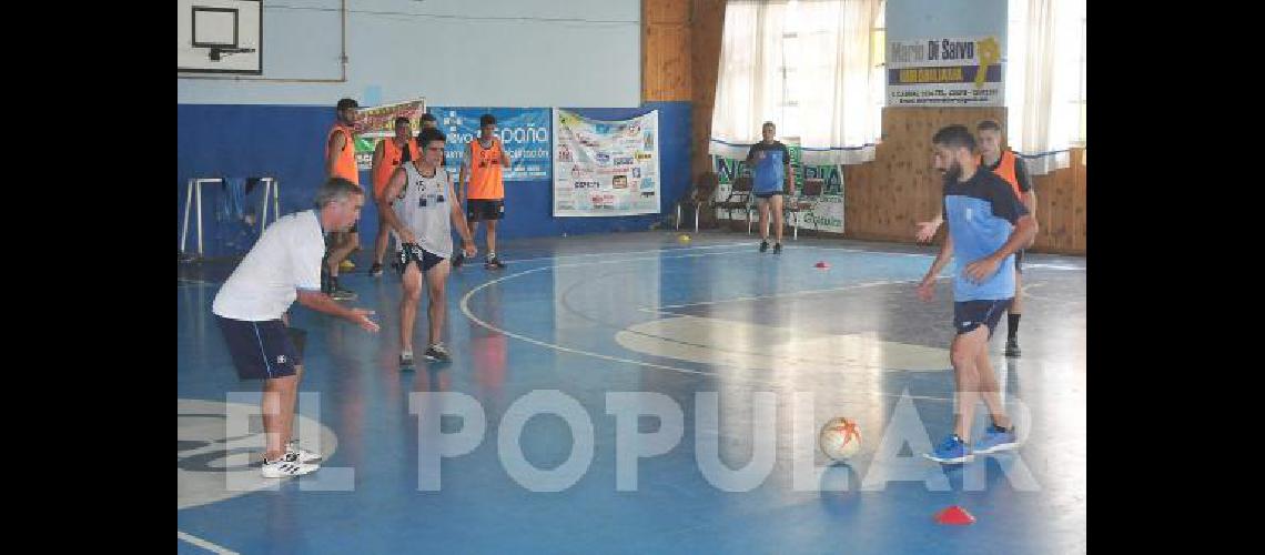 JosÃ© Luis Vivas en acciÃ³n El defensor evaluÃ³ la actualidad de Ferro Carril Sud 