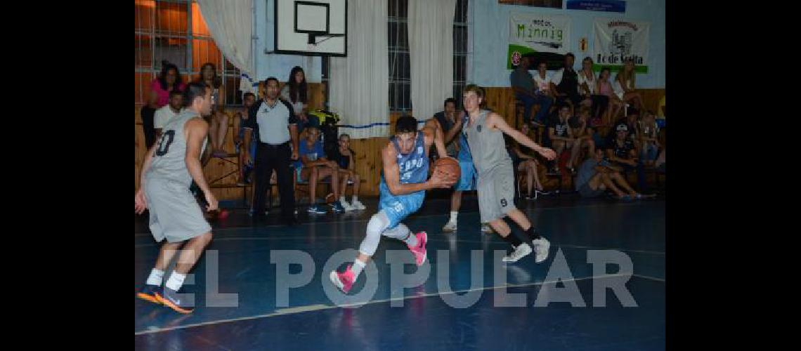 Estudiantes viene de ganarle a Ferro Carril Sud en el Gimnasio Ricardo De la Vega 