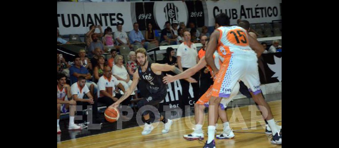 Con un par de libres de JeremÃ­as Sandrini Estudiantes sellÃ³ anoche una trabajosa victoria en el Maxigimnasio ante Rivadavia de Mendoza 