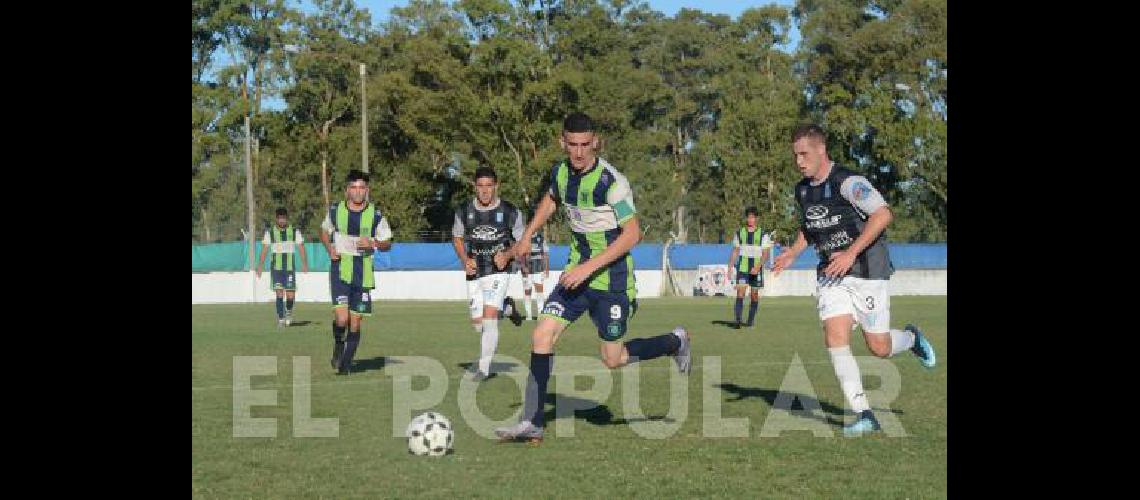 Bernardo Bevilacqua marcÃ³ dos de los tres goles de Embajadores 