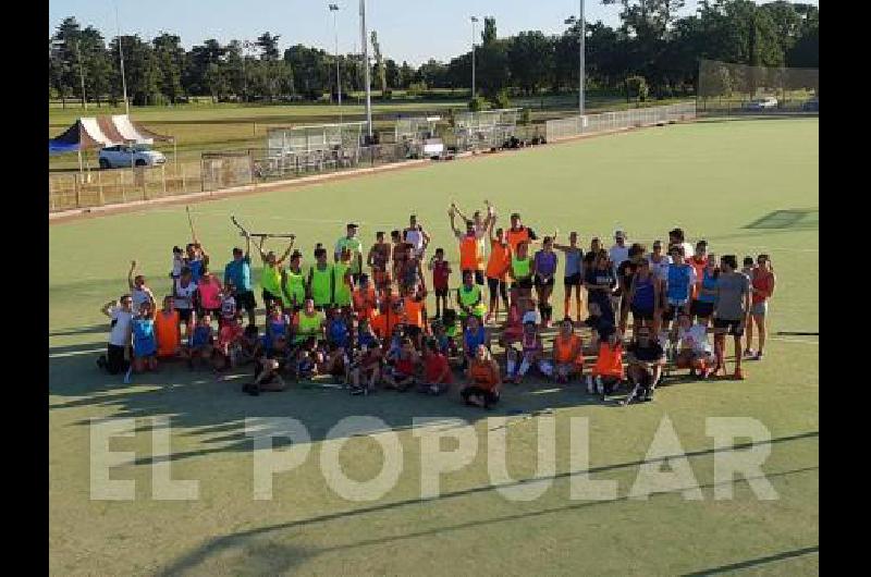 Un nutrido grupo se reuniÃ³ en la cancha de Estudiantes 