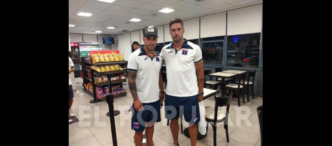 Lucas Janson y Federico GonzÃlez en el viaje de regreso desde Rosario 