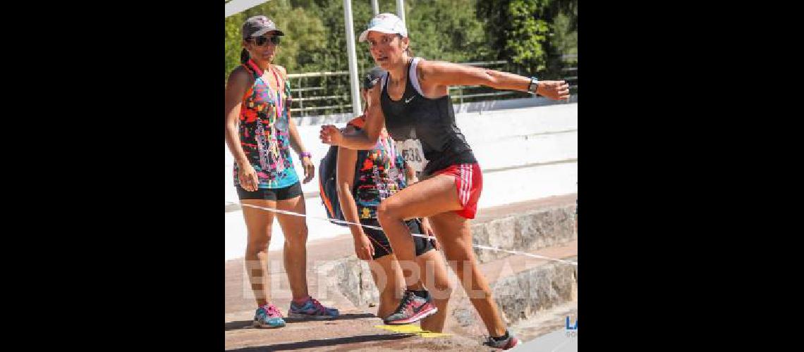 Florencia JuÃ�rez ganÃ³ la dura prueba de 21 km 