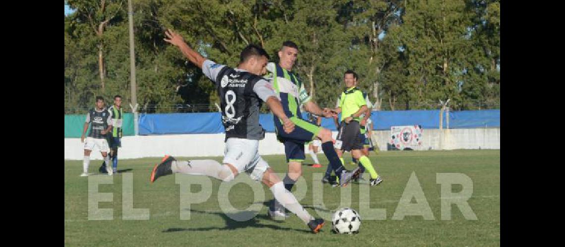 Embajadores luego de su victoria en el debut visitarÃ hoy a Hinojo 