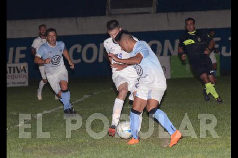 Racing y Loma Negra se midieron ayer en la continuidad de la segunda fecha 