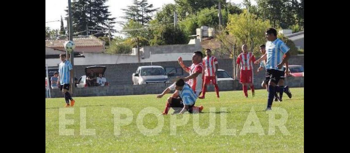 En un partido trabado y sin brillos Racing e Ingeniero empataron 1 a 1 