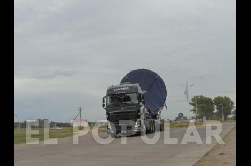 Los molinos de viento son transportados desde Florencio Varela hasta BahÃ­a Blanca 