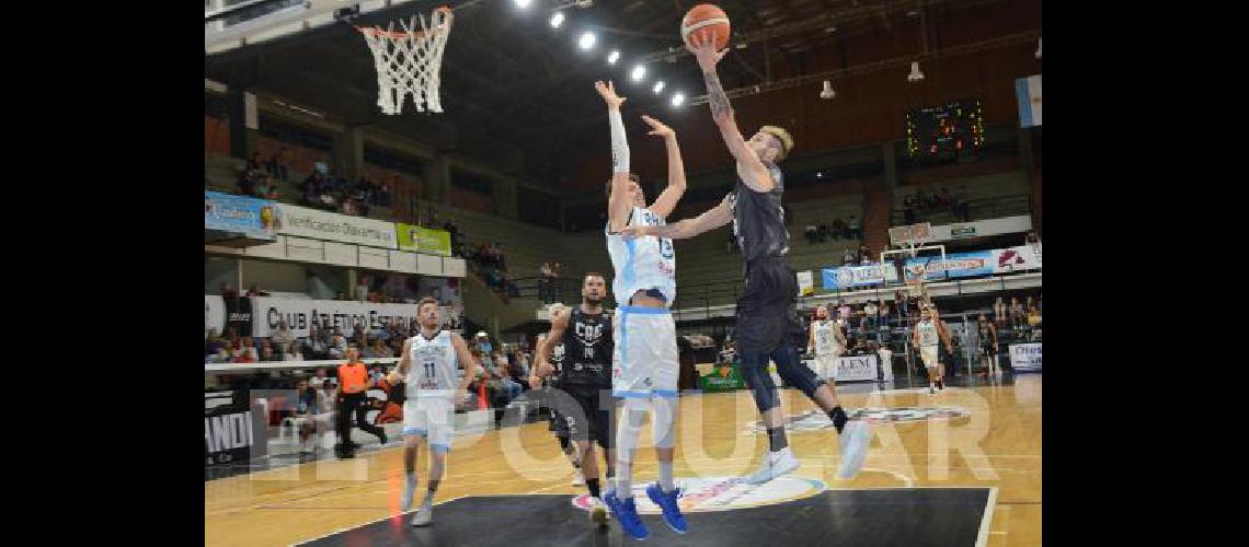 Estudiantes volviÃ³ a ganar anoche en el Maxigimnasio esta vez ante Racing de Chivilcoy 