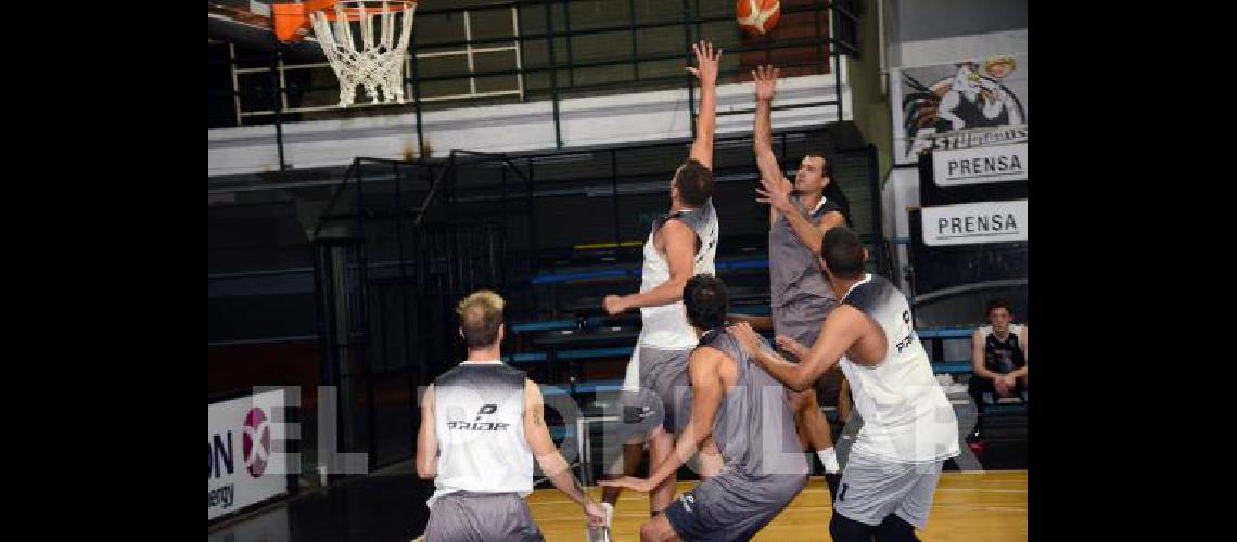 El Bataraz se entrenÃ³ anoche en el Maxigimnasio del Parque Carlos Guerrero 