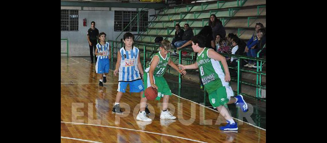 Pueblo Nuevo viene de recibir a Racing de General La Madrid 