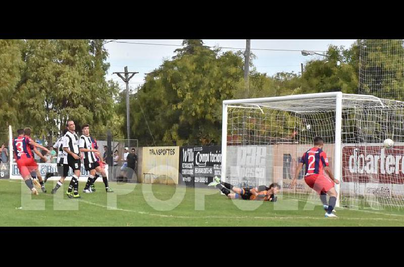 Lo grita Correa Vecini arranca el festejo y lo sufren Arrouy y Molina en el partido que LilÃ�n venciÃ³ 1-0 a Jorge Newbery por la Copa Laprida de fÃºtbol 