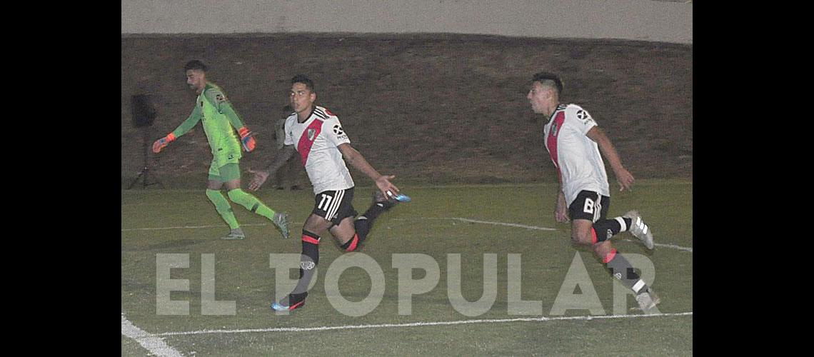 Santiago Vera autor del gol en OlavarrÃ­a fue citado para jugar el domingo ante Tigre por la Superliga Foto- Carlos RamÃ­rez