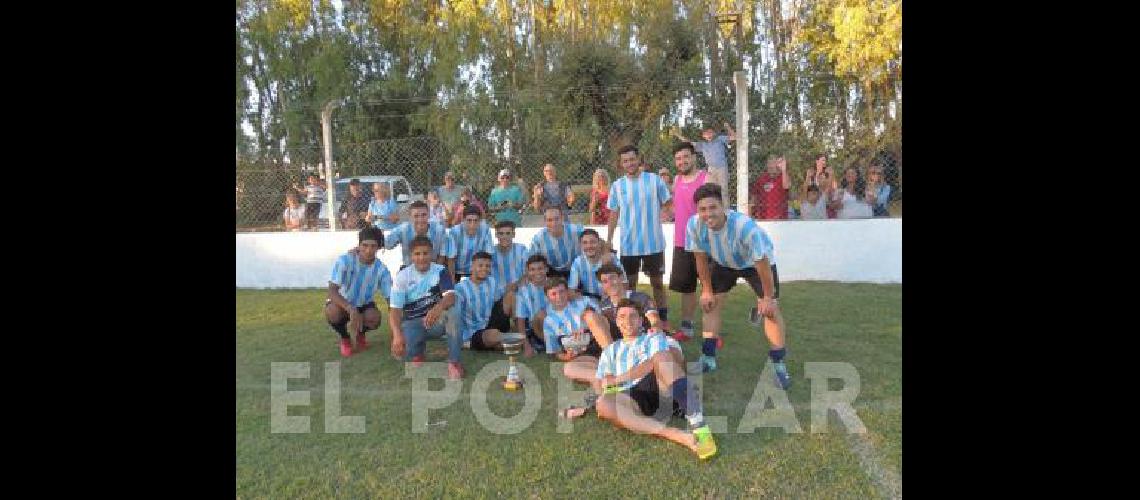 Racing se quedÃ³ con la Copa La Madrid tras el empate con Ingeniero 