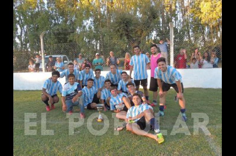 Racing se quedÃ³ con la Copa La Madrid tras el empate con Ingeniero 