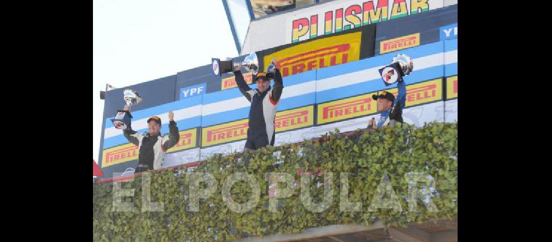 Tres tipos felices Badaracco Yerobi y Fineschi el podio de la Clase 3 en el AMCO 