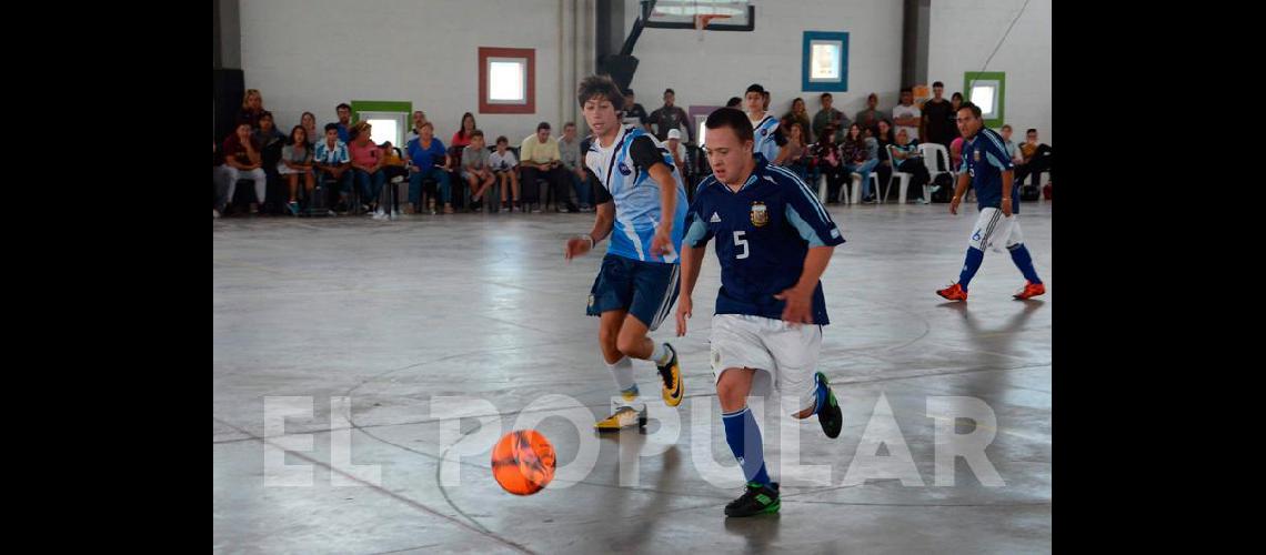 La Seleccioacuten Argentina de Futsal de chicos con Siacutendrome de Down visitoacute la ciudad