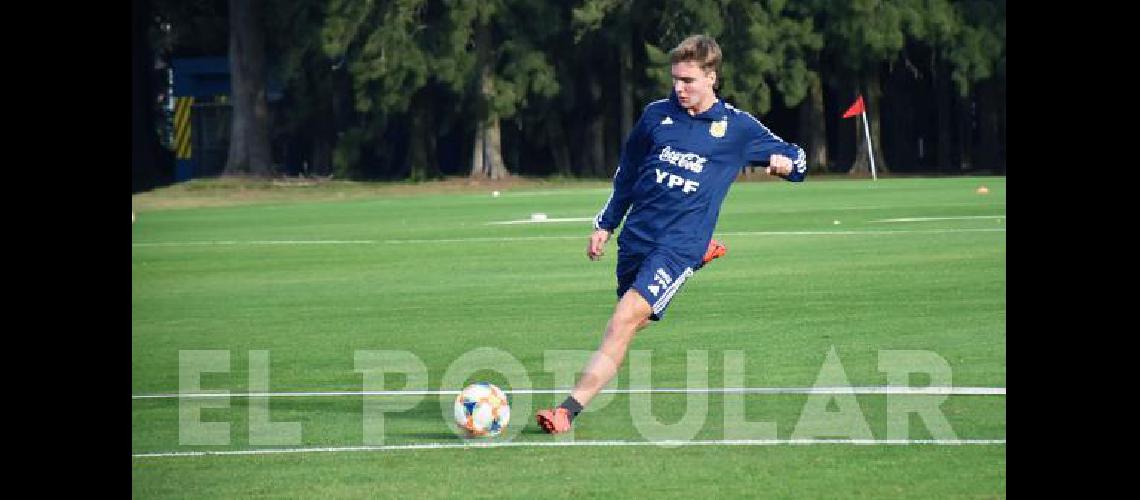 Pedro De la Vega se entrenÃ³ ayer con la selecciÃ³n Sub 20 en el predio de la AFA 