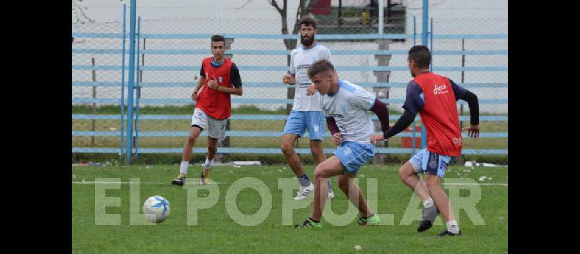 Pablo Mujica hizo fÃºtbol y regresarÃ luego de cumplir la sanciÃ³n 