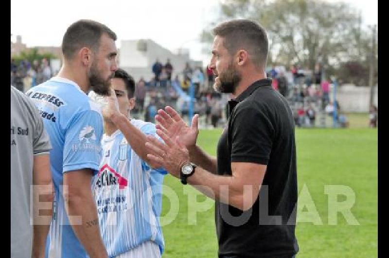 Mauricio Peralta habla con Emiliano CortÃ©s Para el DT la serie estÃ abierta para los dos 