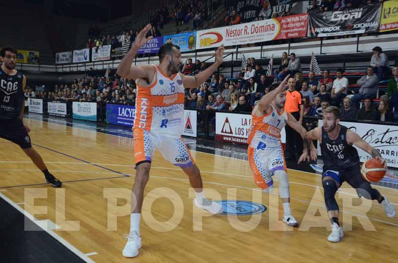 Estudiantes juega por su pasaje