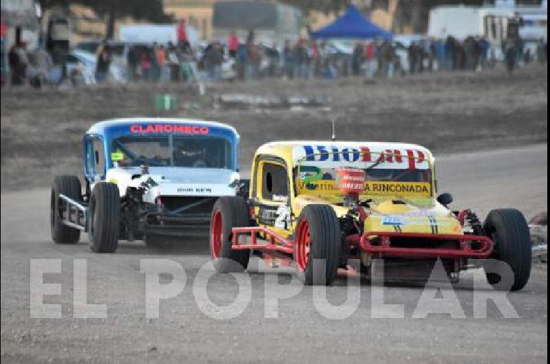 Manuel Arias marcha tercero en el campeonato del TC del 40 