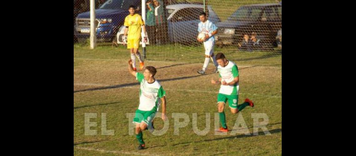 Alejandro Vedelini la empujÃ³ y AtlÃ©tico Hinojo le empatÃ³ el juego a Ferro 