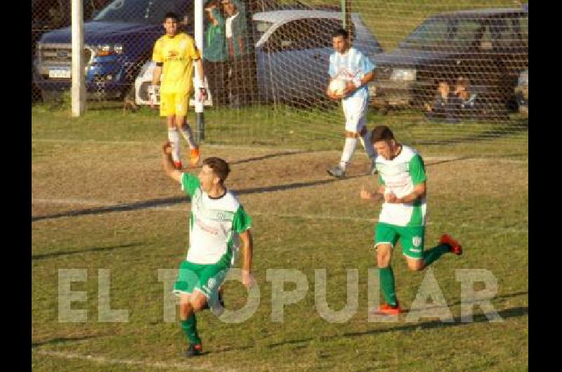 Alejandro Vedelini la empujÃ³ y AtlÃ©tico Hinojo le empatÃ³ el juego a Ferro 